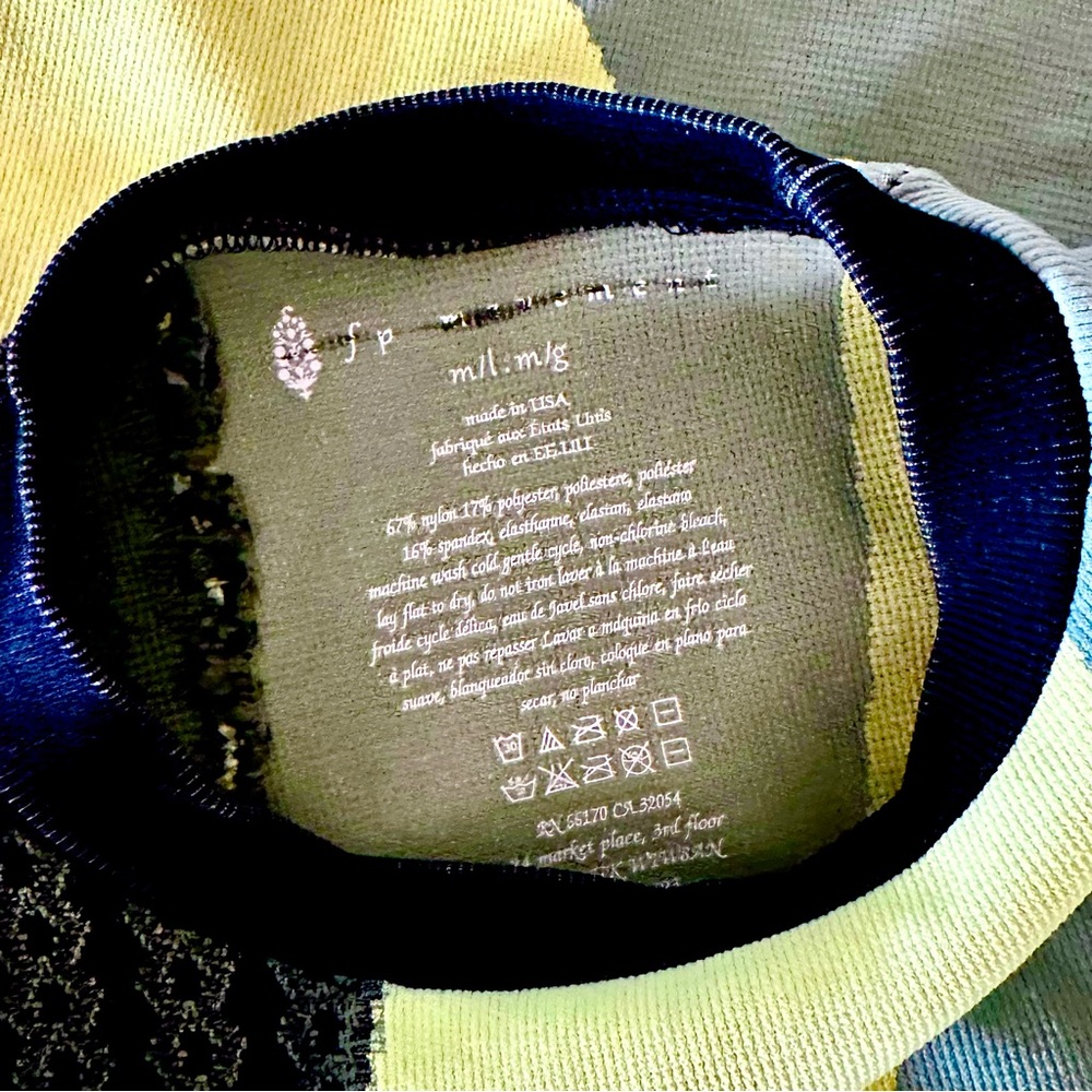*NWOT* FREE PEOPLE MOVEMENT Seamless Long-Sleeve Athletic Top Black & Mint — M/L - Picture 7 of 8